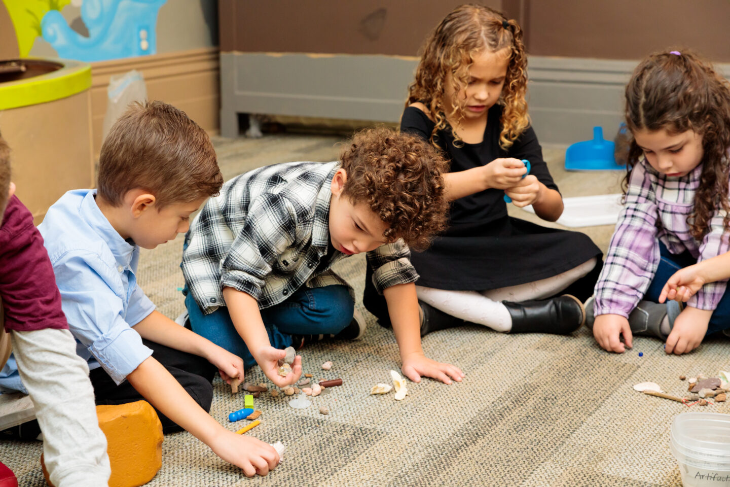 Winter Break Drop-In Activity Centre: Dig It! Archaeology 101 with the Hamilton Children’s Museum