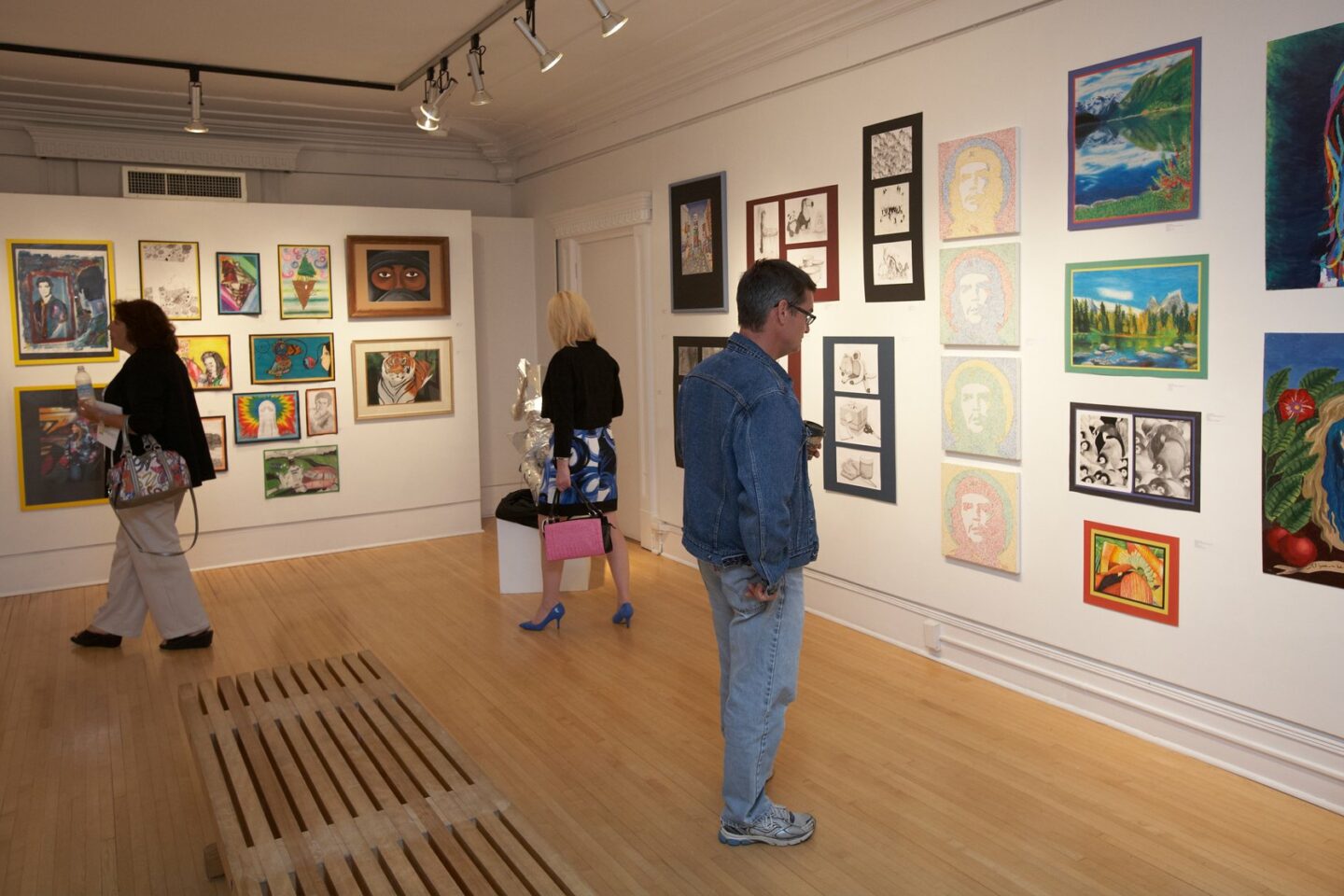 Become at Member at Glenhyrst Art Gallery