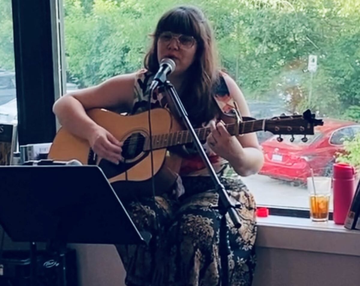 Dog-Eared Cafe: Open Mic with Lisa Costa